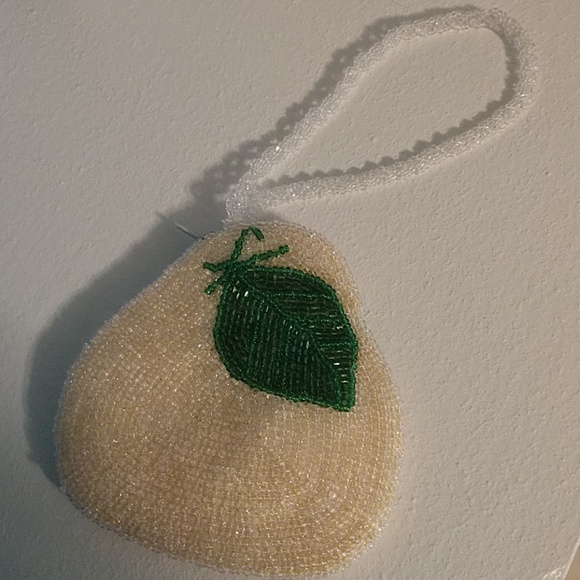 Vintage Handbags - Vintage Beaded Leaf Wristlet Change Purse
